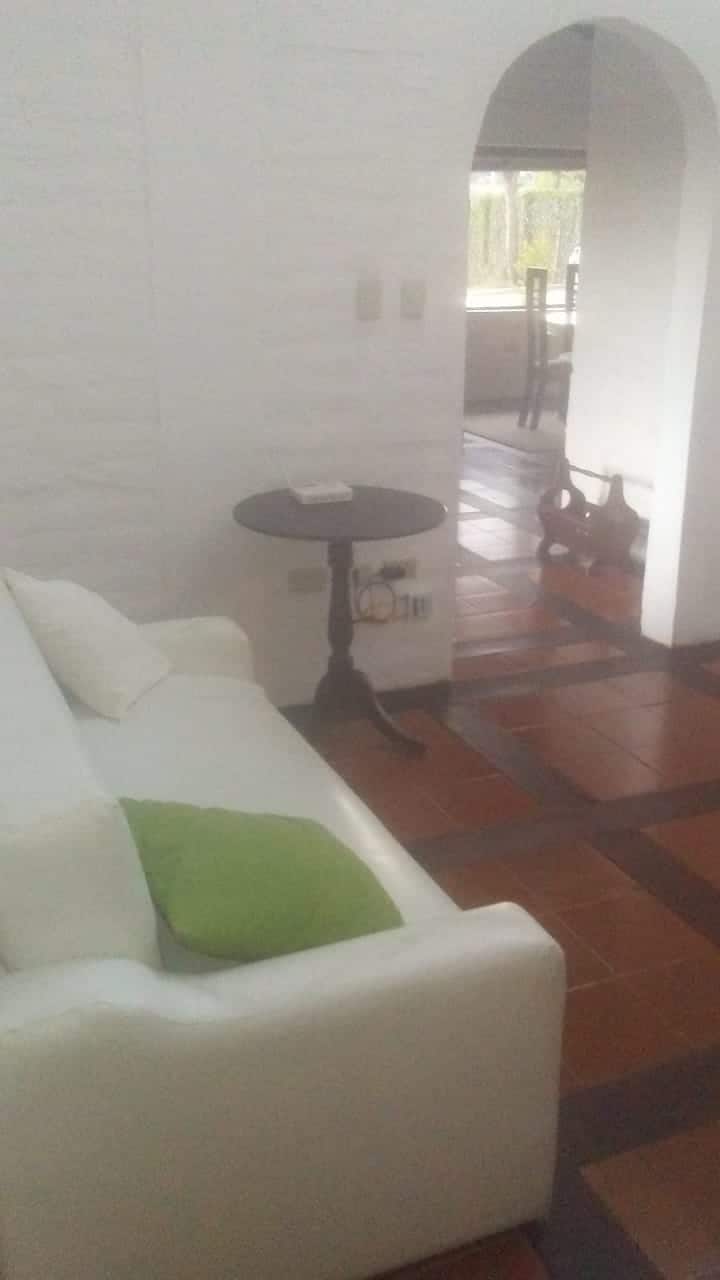Spanish Country Style 4 Bedroom Villas - Quito