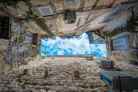 Romantic Escape in XV Century Home + Private Court