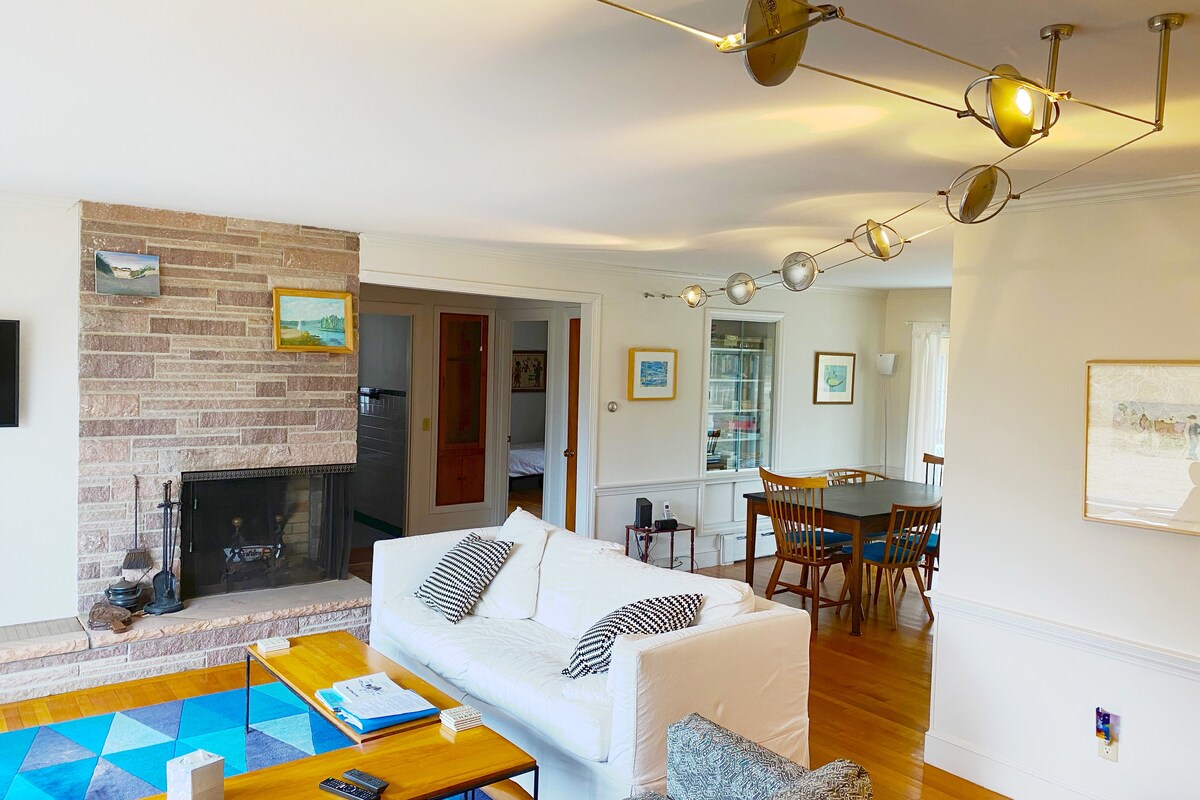 Successful Airbnb property: Peaceful two-bedroom home surrounded by nature in Barnstable Town