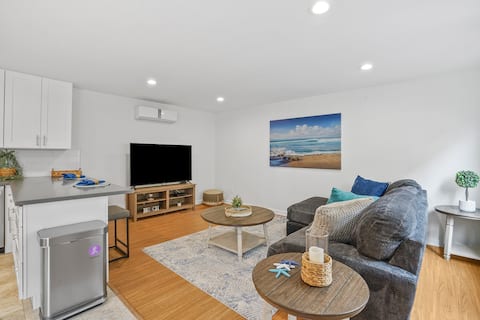 Popular Airbnb listing: Remodeled & Spacious in Ocean Beach Sunset Cliffs! in Ocean Beach
