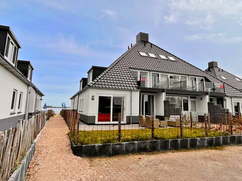 't Paviljoenhûs near Sneekermeer
