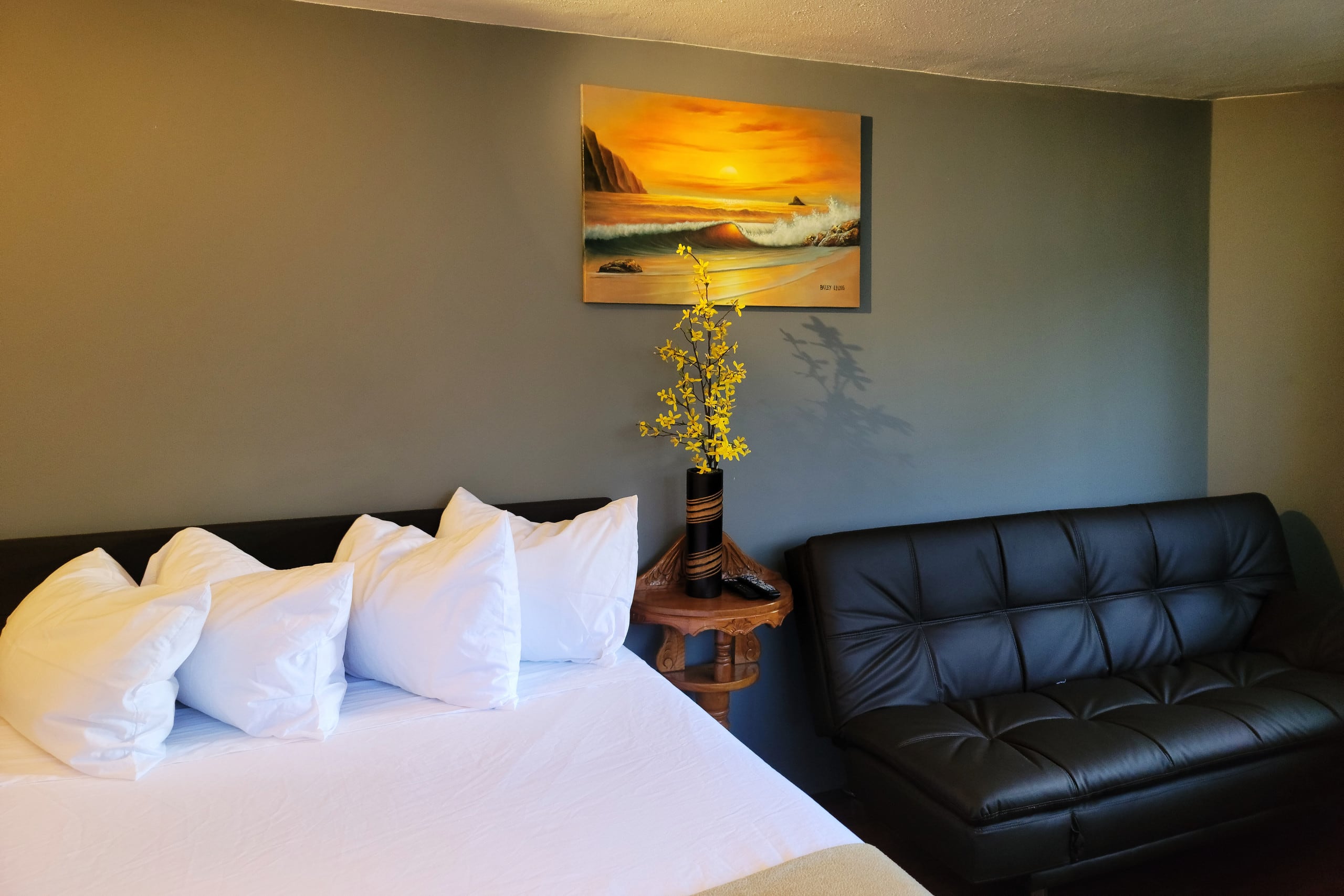 Condo in Honolulu · ★4.84 · 1 bedroom · 2 beds · 1 bath - Image 4