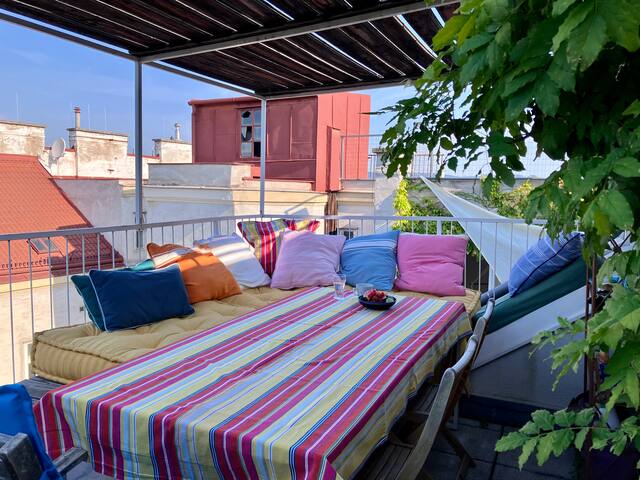 Rooftop OASIS in the heart of Vienna gallery image 2