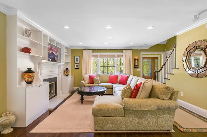 Charming Hamptons Retreat - Amagansett, NY
