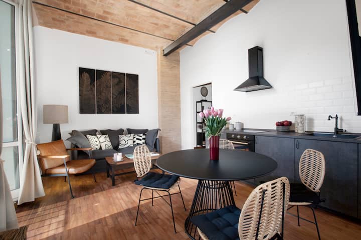 Charming Designer Apartment By The Colosseum - Apartments for Rent in ...