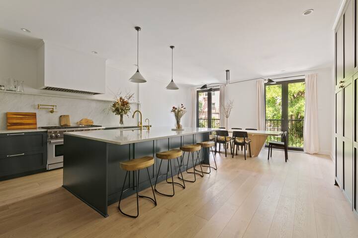 Beautiful 3 bed newly renovated with roof terrace