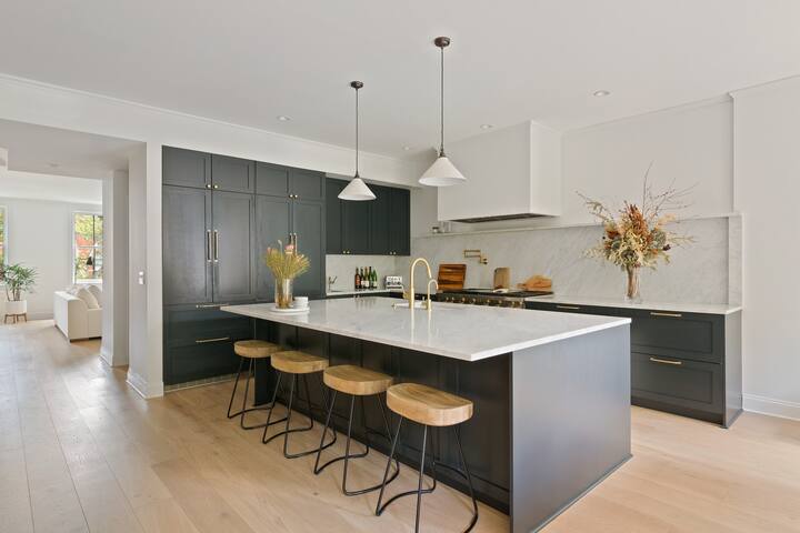 Beautiful 3 bed newly renovated with roof terrace gallery image 5