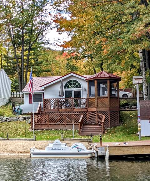 Payne's Lakeside Cottage with Private Beach