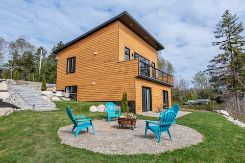 Spectacular 3 Bedroom Lake House!