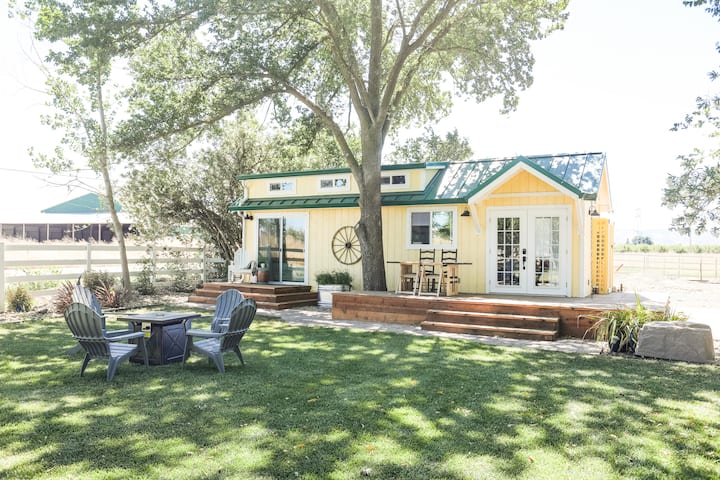 Adorable Tiny House on a working horse ranch