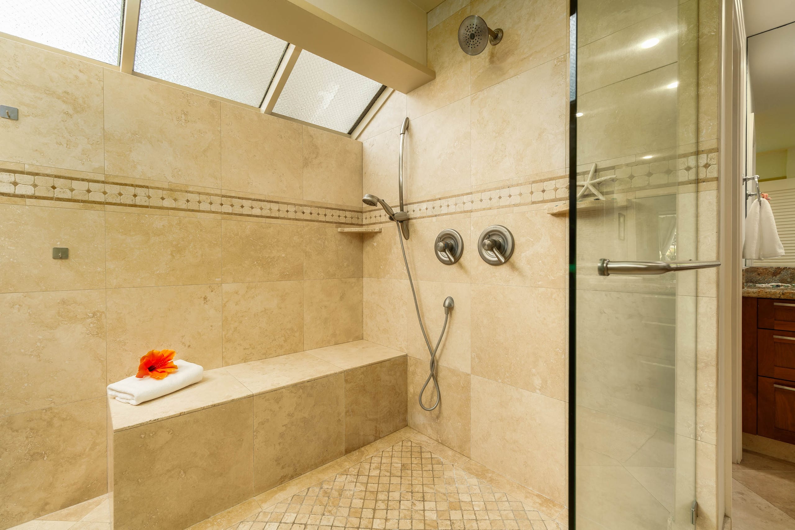 Condo in Lahaina · ★4.62 · 1 bedroom · 2 beds · 1 bath - Image 15