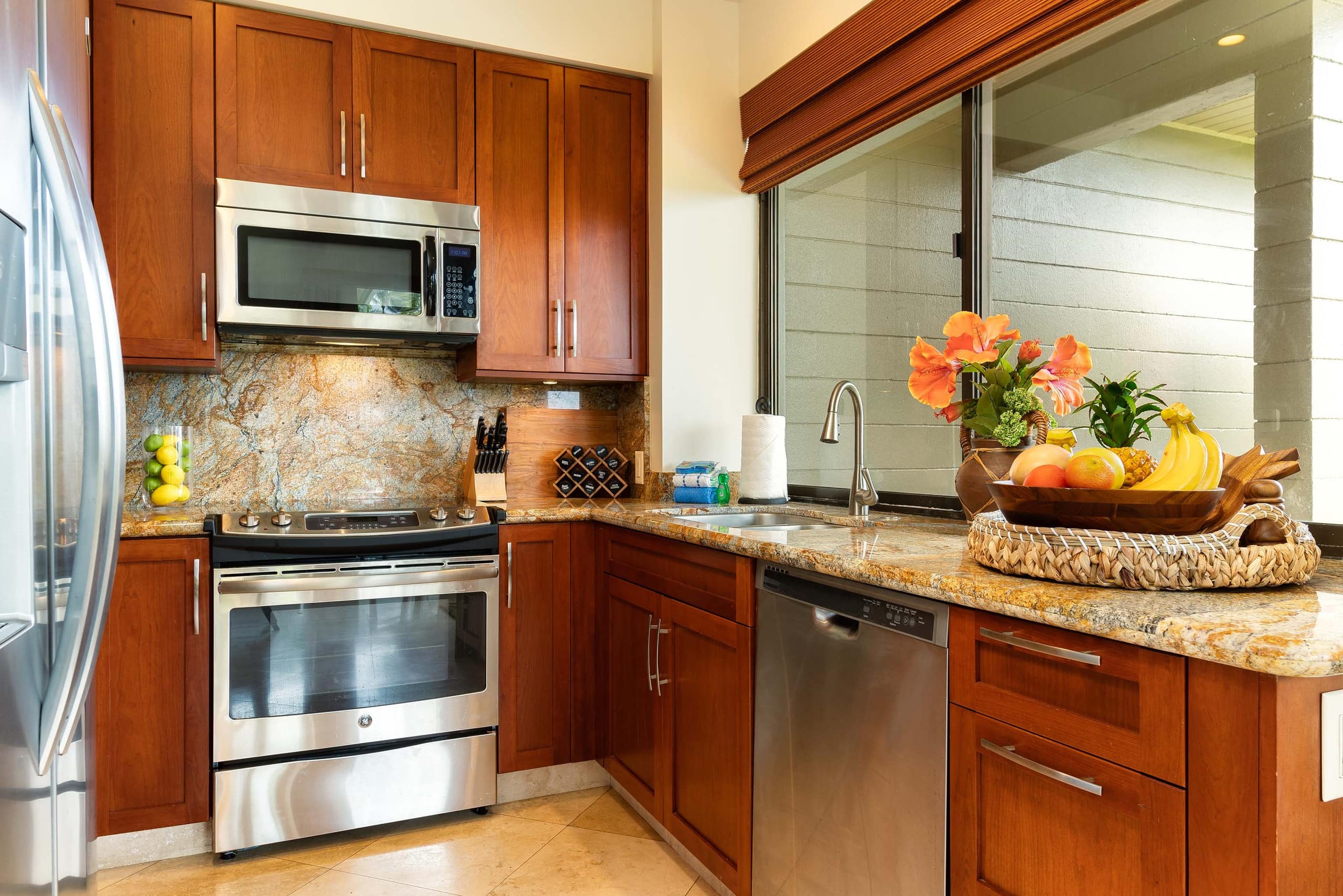 Condo in Lahaina · ★4.62 · 1 bedroom · 2 beds · 1 bath - Image 6