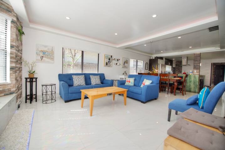 Fancy 5bd/3bath house in Center of Silicon Valley gallery image 4