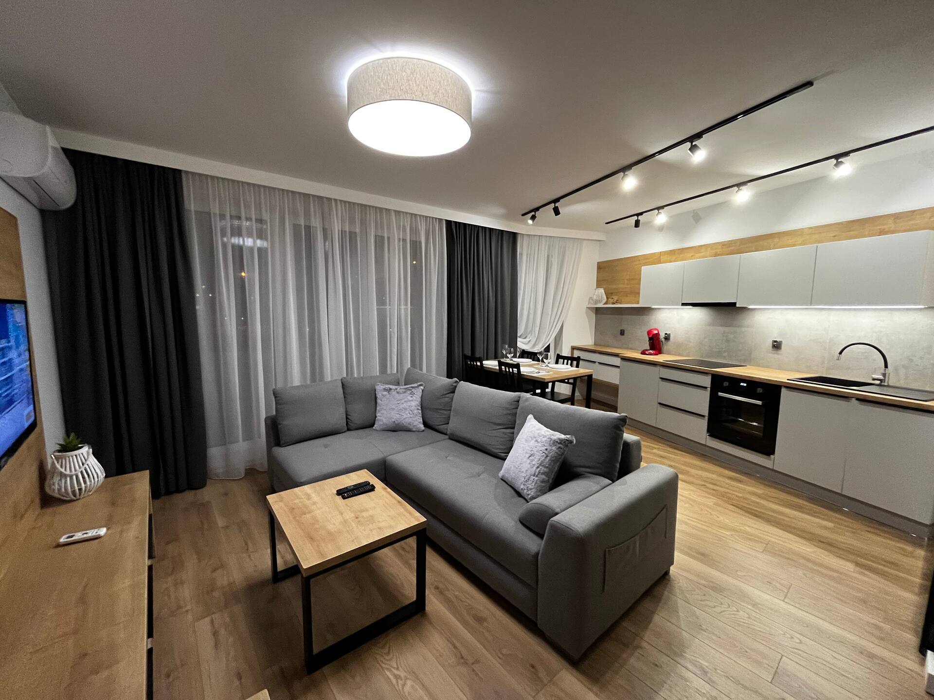 Venus apartment, air conditioning, free parking