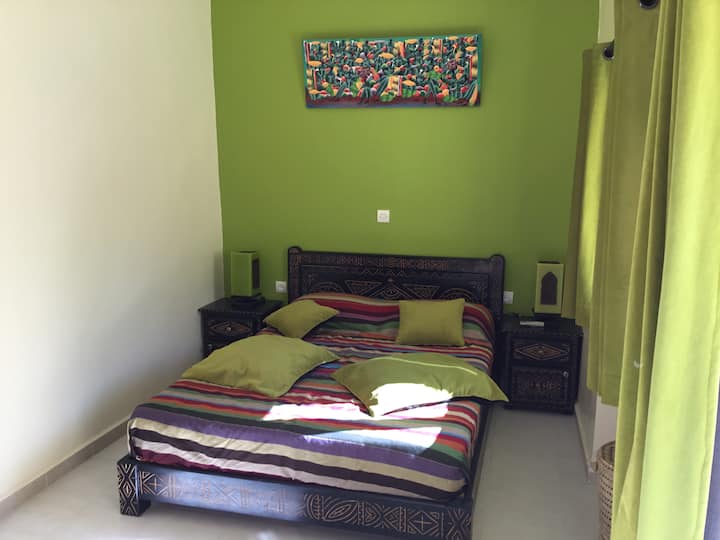 საძინებელი 1