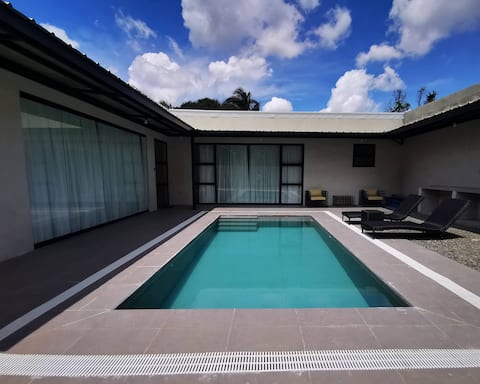 Two-Bedroom Villa #2- Kitchen, Plunge Pool,Netflix