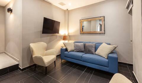 Close to Sliema,PRIVATE HOME, SLPS upto 19