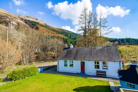 Lagnaha Cottage, mountain views & untold adventure