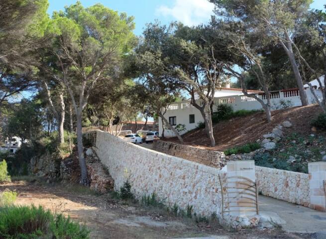 Villa con jardín, piscina y bosque privado gallery image 4