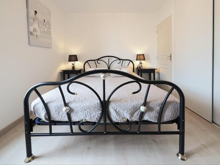 חדר שינה 1: 140 ס"מ מיטה