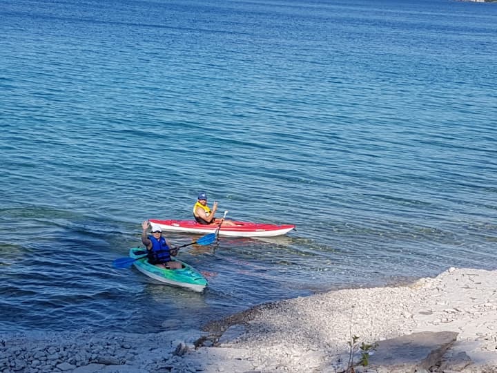 Lakefront Stone Cottage-carribean Dreams - Bruce Peninsula