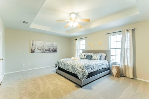 Cozy & Fun Filled Home for Families