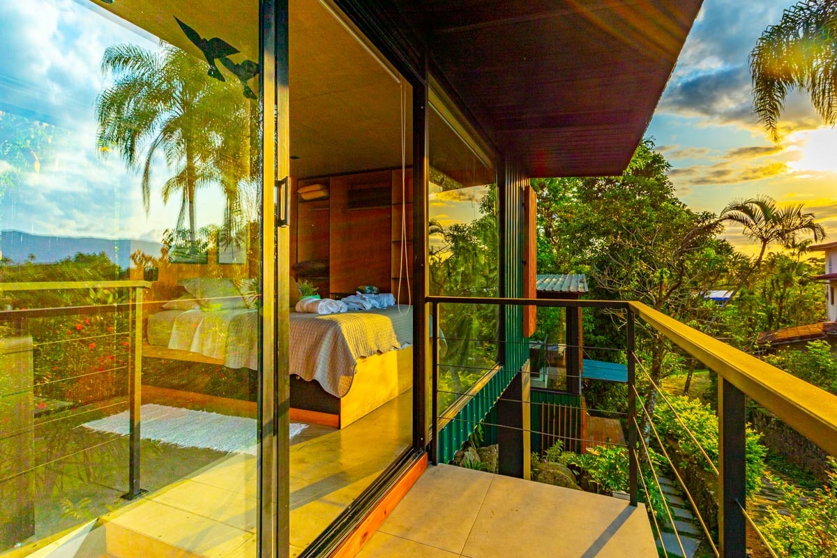 Balcony Room at Casa Natu Ilhabela Studio Feiticeira with Jacuzzi in Ilhabela