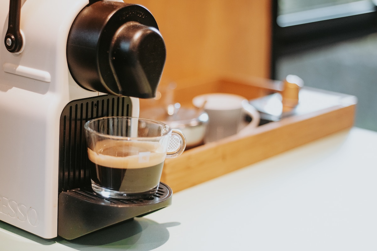 Nespresso coffee maker at Casa Natu Ilhabela Studio Feiticeira with Jacuzzi in Ilhabela