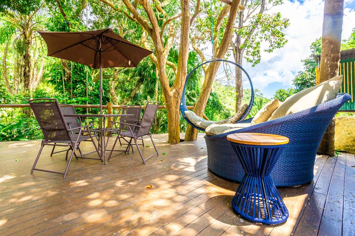 Outdoor Lounge at Casa Natu Ilhabela Studio Feiticeira with Jacuzzi in Ilhabela