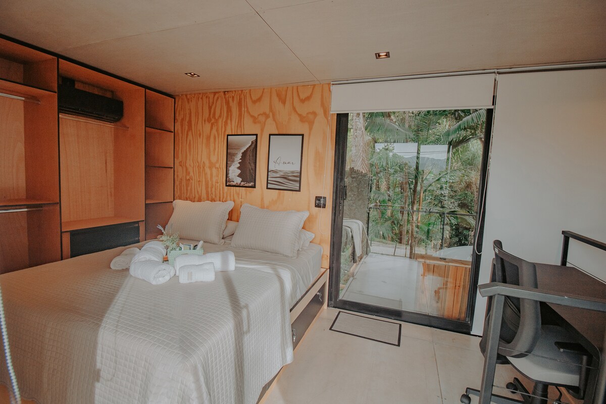 Room View to the Balcony at Casa Natu Ilhabela Studio Portinho with Jacuzzi in Ilhabela