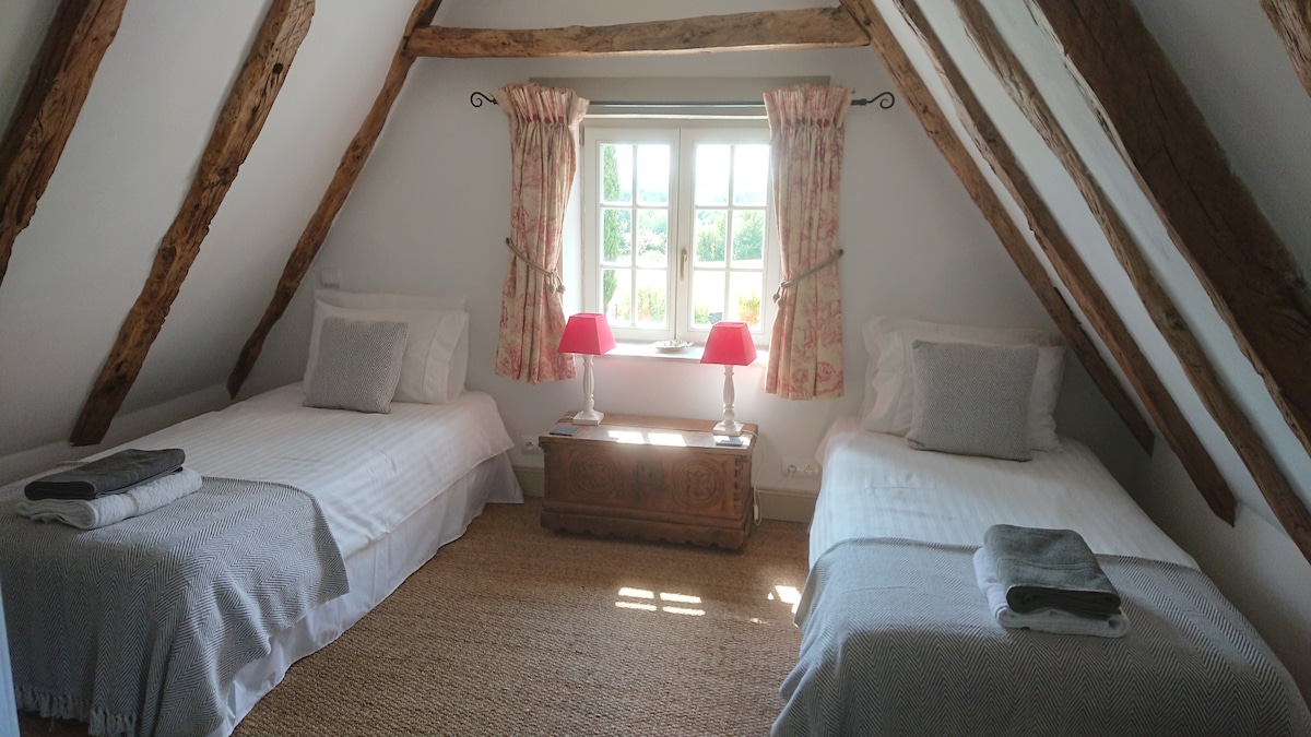 Kreveti za dvije osobe koji se mogu pretvoriti u Super King .