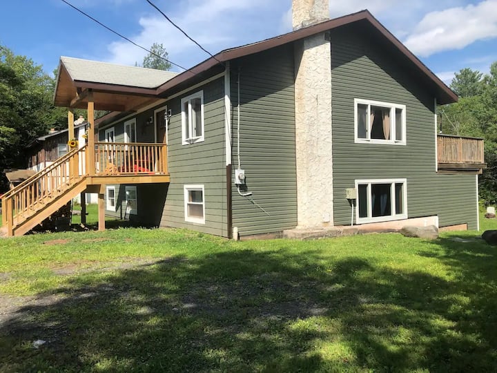 Enjoy Hunter Mtn Area- Stay Downtown Tannersville - Tannersville, NY