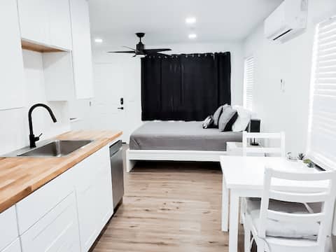 Successful Airbnb property: Private Studio • Near Downtown • Free Parking in Near Northside