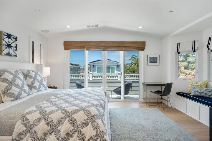 Coastal Escape blocks from La Jolla Shores Beach gallery image 4