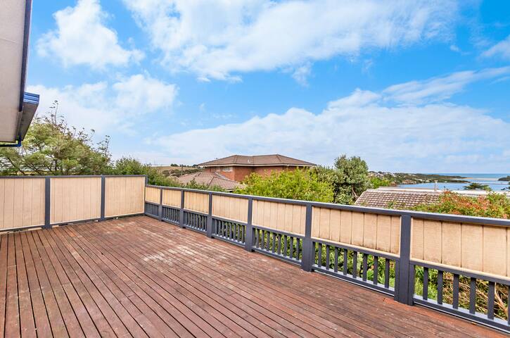 Beachview Bungalow Warrnambool gallery image 5