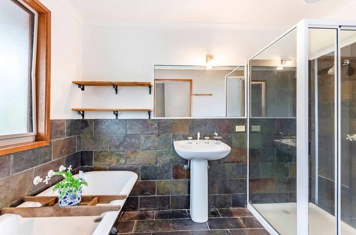 Beachview Bungalow Warrnambool gallery image 2