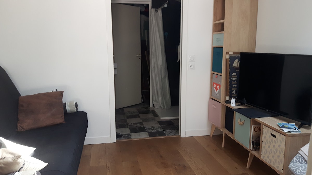 Airbnb con migliori performance: Cozy & quiet studio terrace – Le Château-d'Oléron a Le Château D'oléron