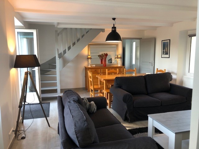 Propriété Airbnb réussie: Marguerite House with large garden and patio à Le Palais