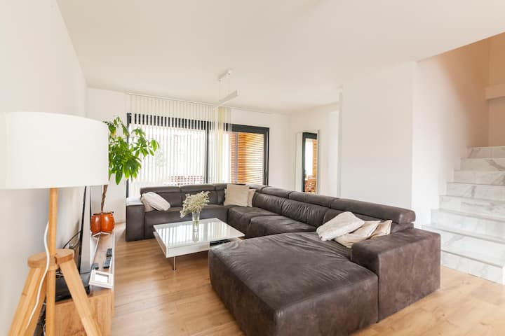 Superbe Appartement En Residence Avec Patio - Belgium