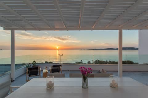 Satsi’s Premium Seascape-2 min from the beach&town