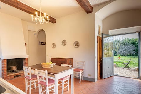 Successful Airbnb property: Experience Florence in an authentic Tuscan farmhouse in Firenze
