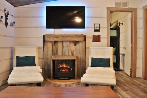 Rosie's Roadhouse-Cabin at Billy Goat Mtn. Village