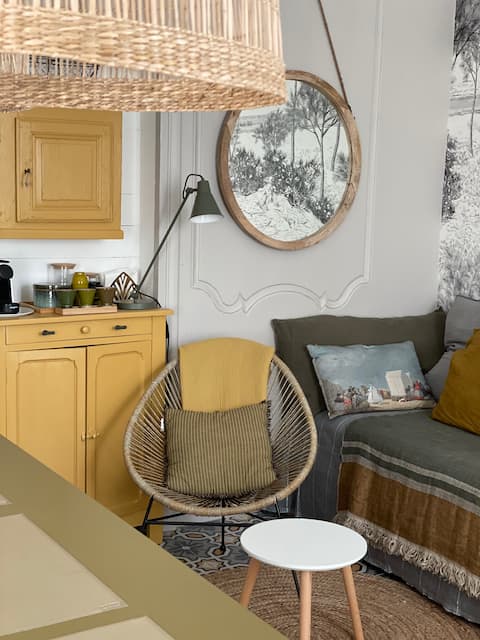 Annonce Airbnb populaire: The Charming Rhétaise in the Heart of Bois Plage in Ré à Le Bois Plage En Ré