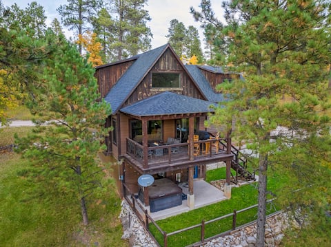 Modern 5-bed cabin with Hot Tub, King size beds