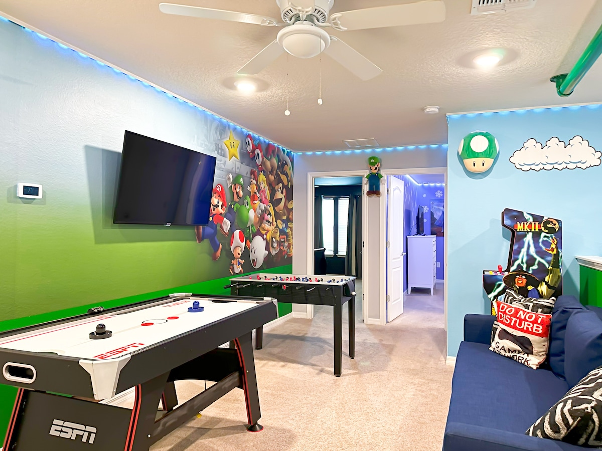 Ovo je tematska igraonica u kojoj ćete se jako zabaviti! Ovdje ćete pronaći ukrase s led svjetlima, stol za zračni hokej, stol za stolni nogomet, 1 igraonicu, pametni TV, futon kauč, kompletno rublje (perilica i sušilica), zidni ukras, vrata za bebe, termostat