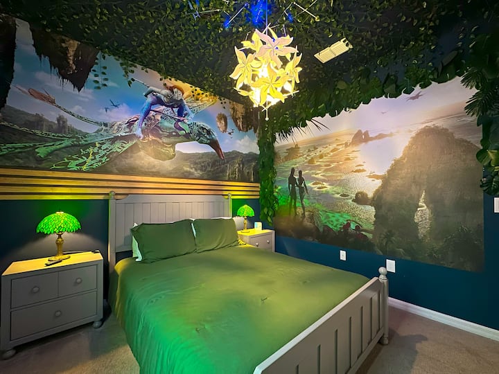 Ჯადოსნურ პანდორაში თქვენ შეხვდებით ყველა დროის ყველაზე მაღალ და ჭკვიან არსებებს. Ამ ახალ სამყაროში მოხვედრა მოგანიჭებთ ბატიბუტს. Ამ ფანტასტიკურ საძინებელში არის ორადგილიანი საწოლი, ორი ტუმბო, საწოლისპირა ლამპები, ჭერის განათება და კარადა.