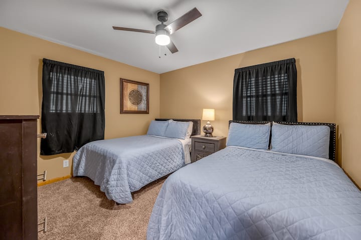 Удобна соба со 2 кревета во целосна големина