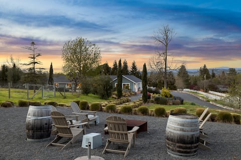 Modern Wine Country Escape - 10min to Healdsburg