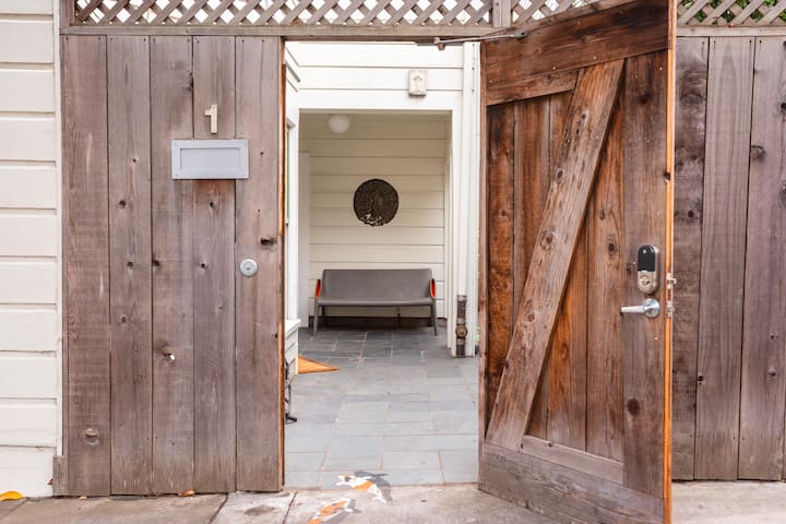 Sunny, Private Mission/noe Apt, Patio-wfh (Or Not) - San Francisco, CA