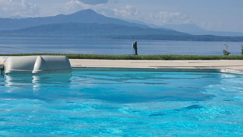 Duplex, piscine privée,chauffée de mars à novembre gallery image 2